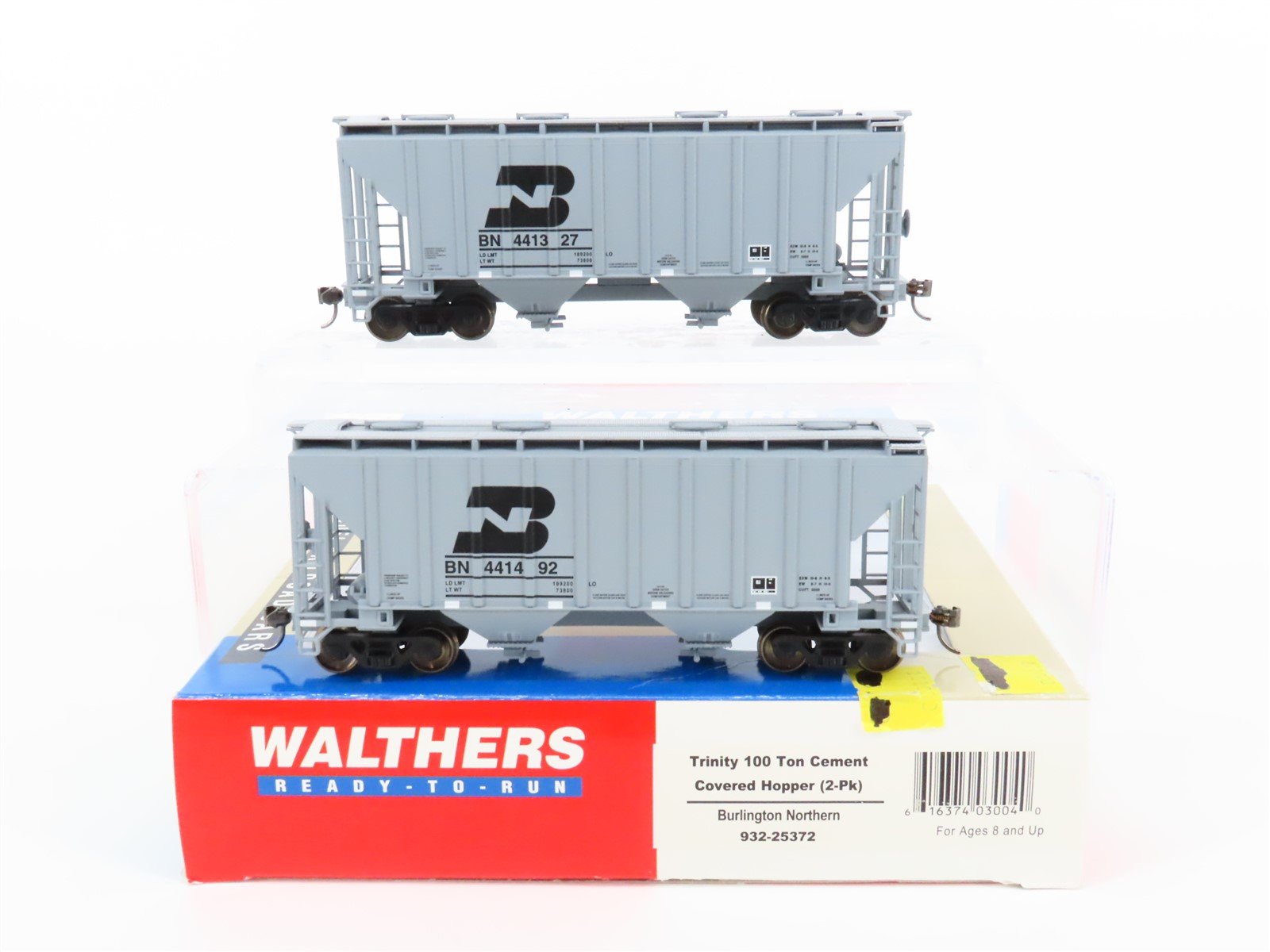 HO Scale Walthers 932-25372 BN Burlington Northern Covered 2-Bay Hopper 2-Pack