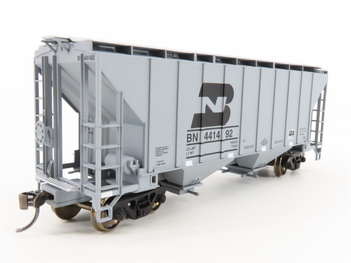 HO Scale Walthers 932-25372 BN Burlington Northern Covered 2-Bay Hopper 2-Pack