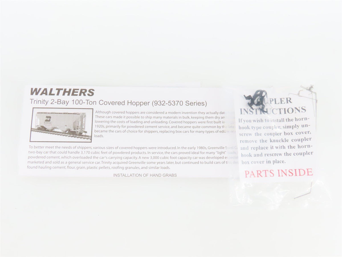 HO Scale Walthers 932-25372 BN Burlington Northern Covered 2-Bay Hopper 2-Pack