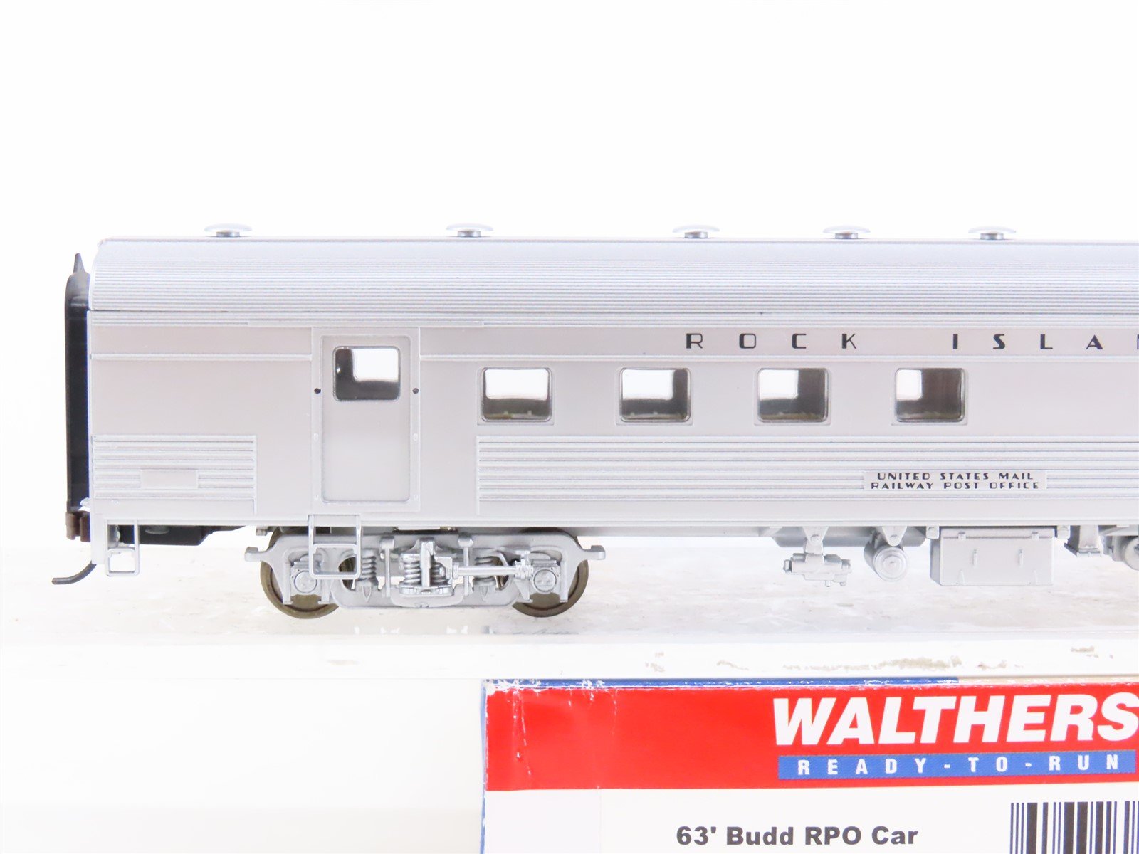 HO Scale Walthers 932-6452 RI Rock Island 63' Budd RPO Passenger Car