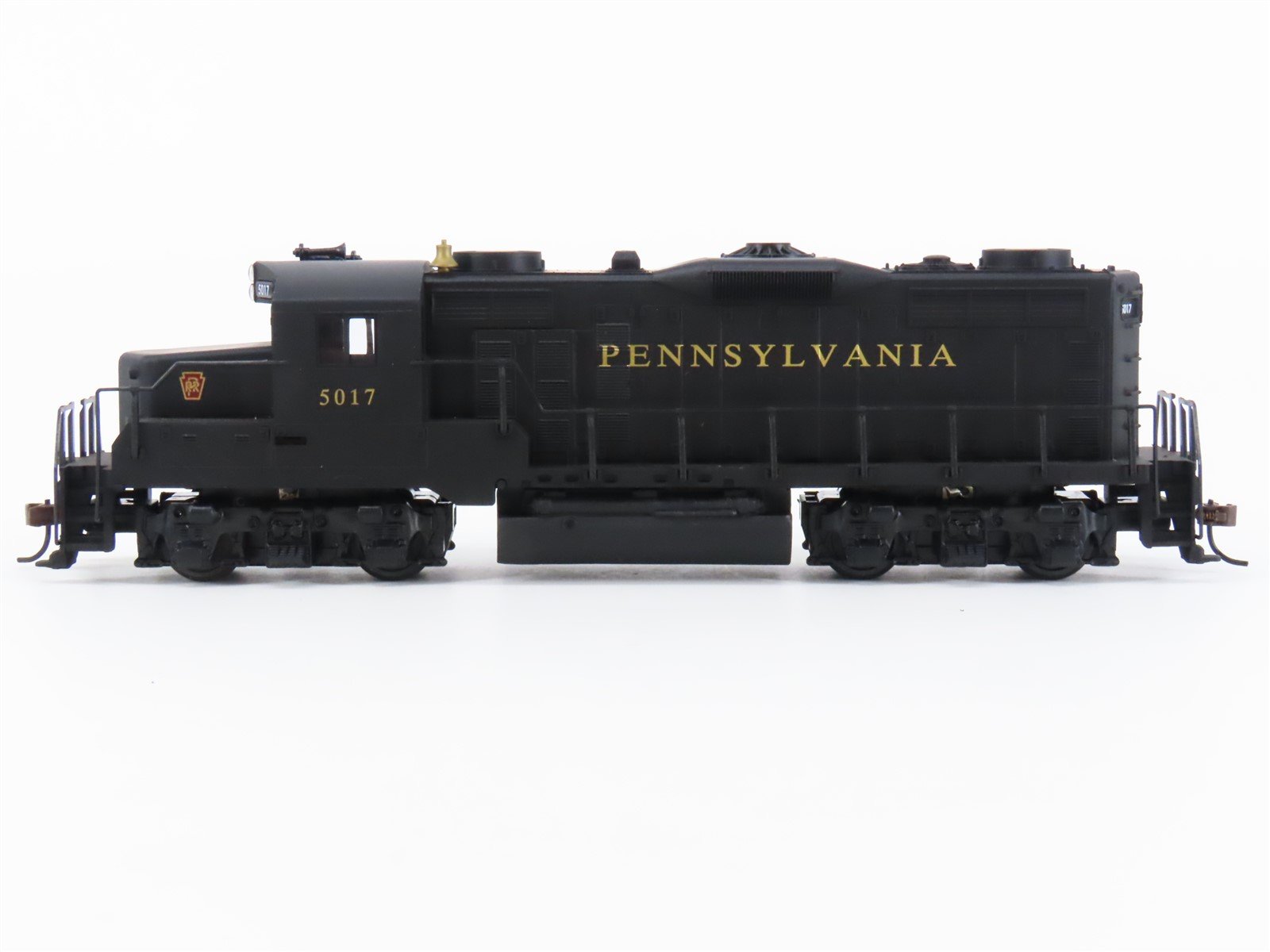 HO Scale Mantua PRR Pennsylvania EMD GP30 Diesel Locomotive #5017