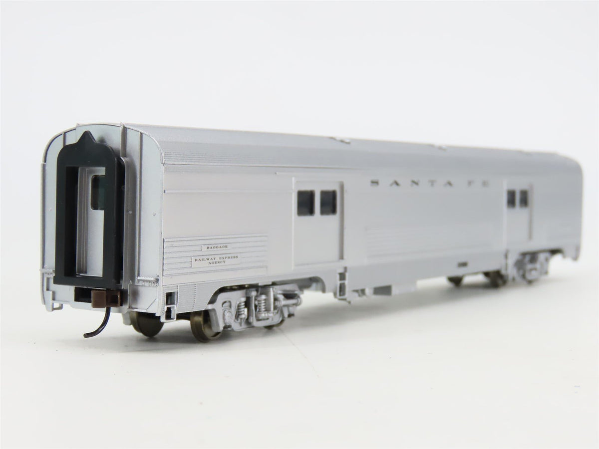 HO Scale Walthers 932-9002 ATSF Santa Fe Super Chief 73&#39; Baggage Passenger Car