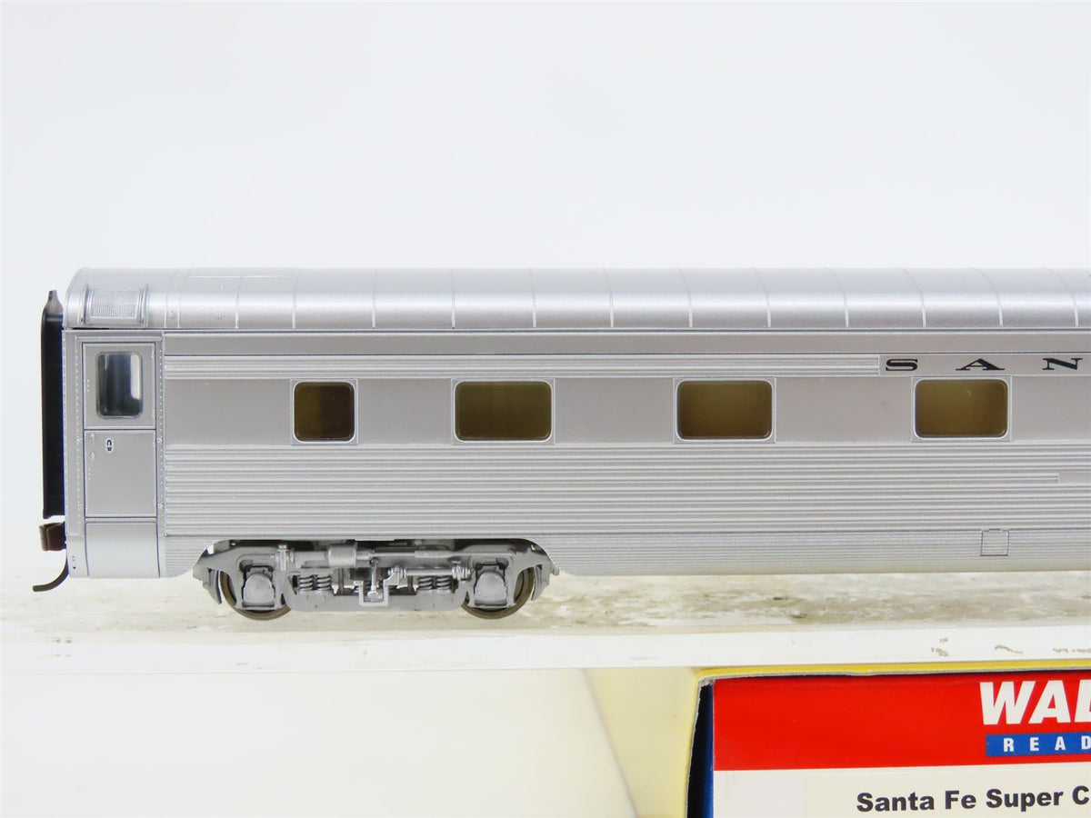 HO Scale Walthers 932-9005 ATSF Santa Fe Super Chief Sleeper Passenger Car