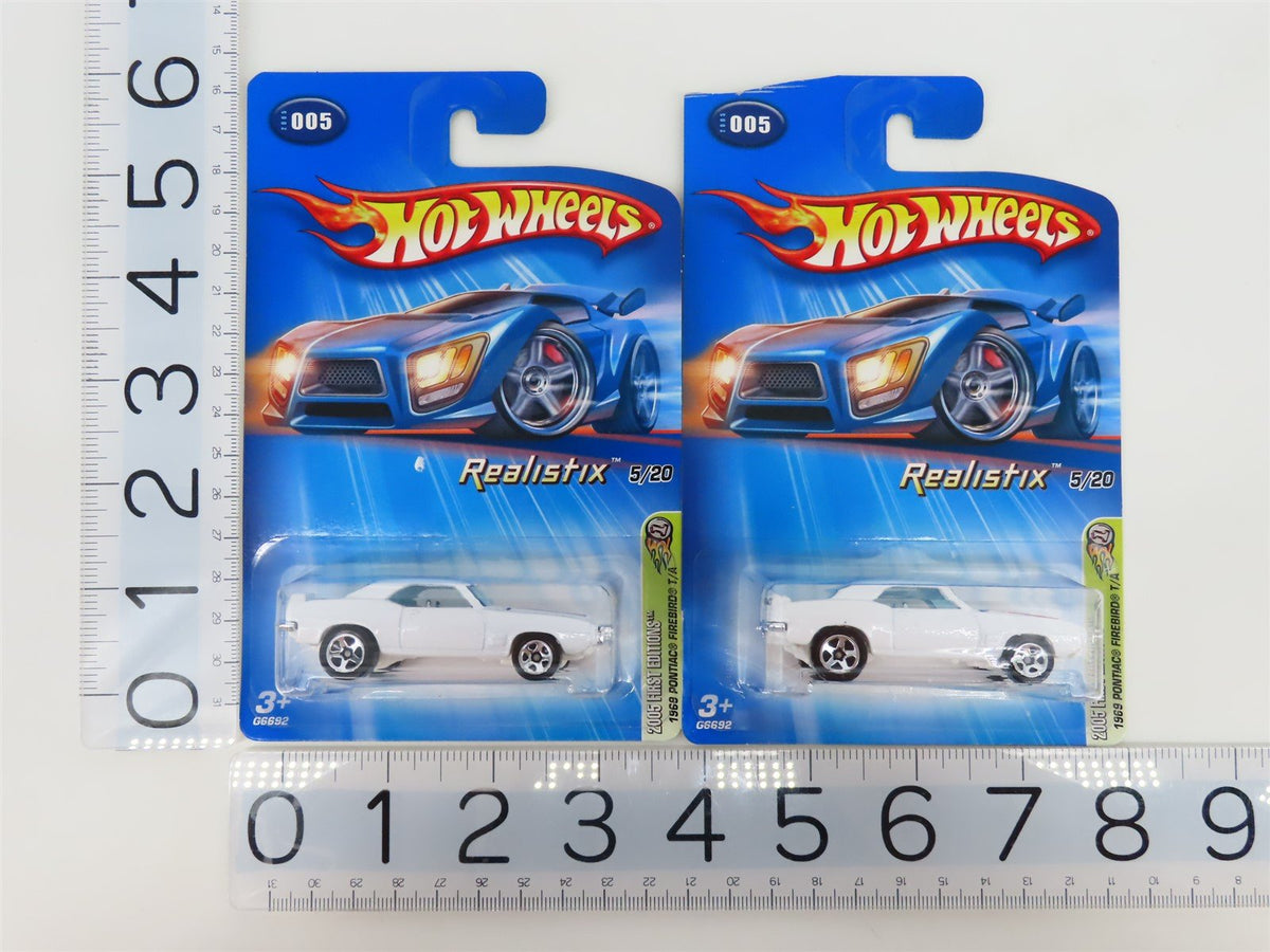LOT of 17 Hot Wheels 05&#39; First Editions Realistix Assorted Cars