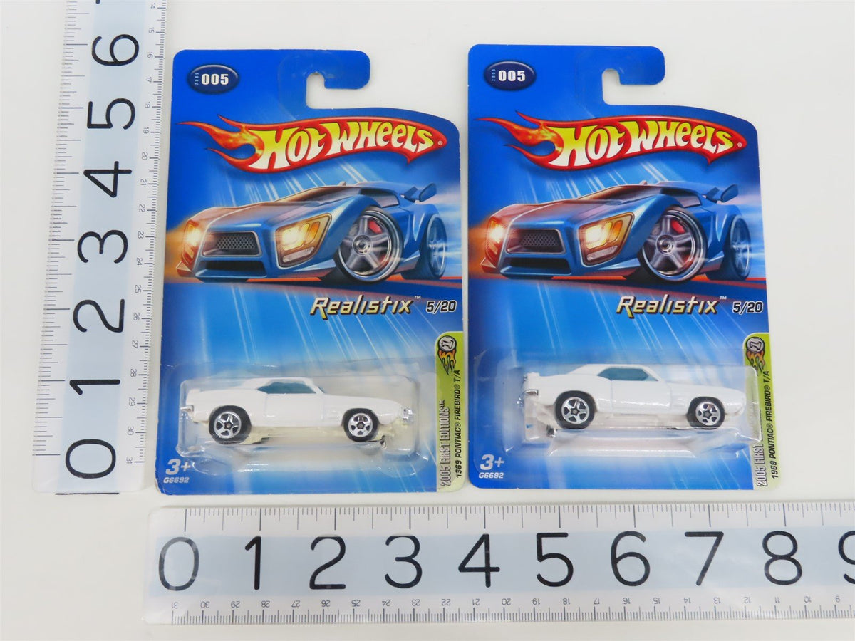 LOT of 17 Hot Wheels 05&#39; First Editions Realistix Assorted Cars