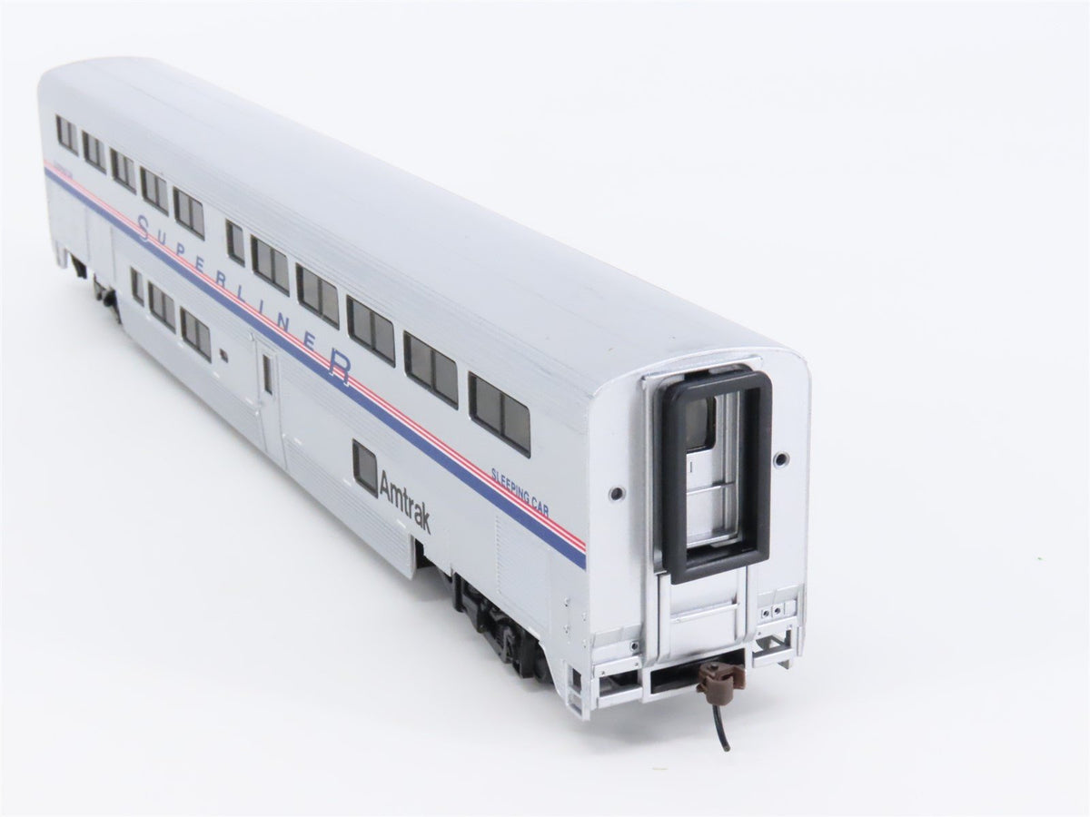 HO Scale Walthers 932-6111 Amtrak Superliner 85&#39; Sleeper Passenger Car