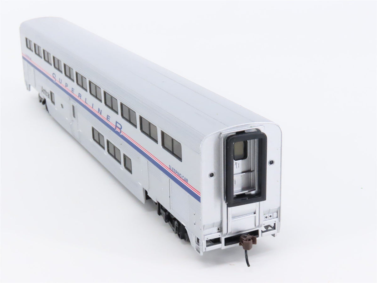 HO Scale Walthers 932-6111 Amtrak Superliner 85&#39; Sleeper Passenger Car