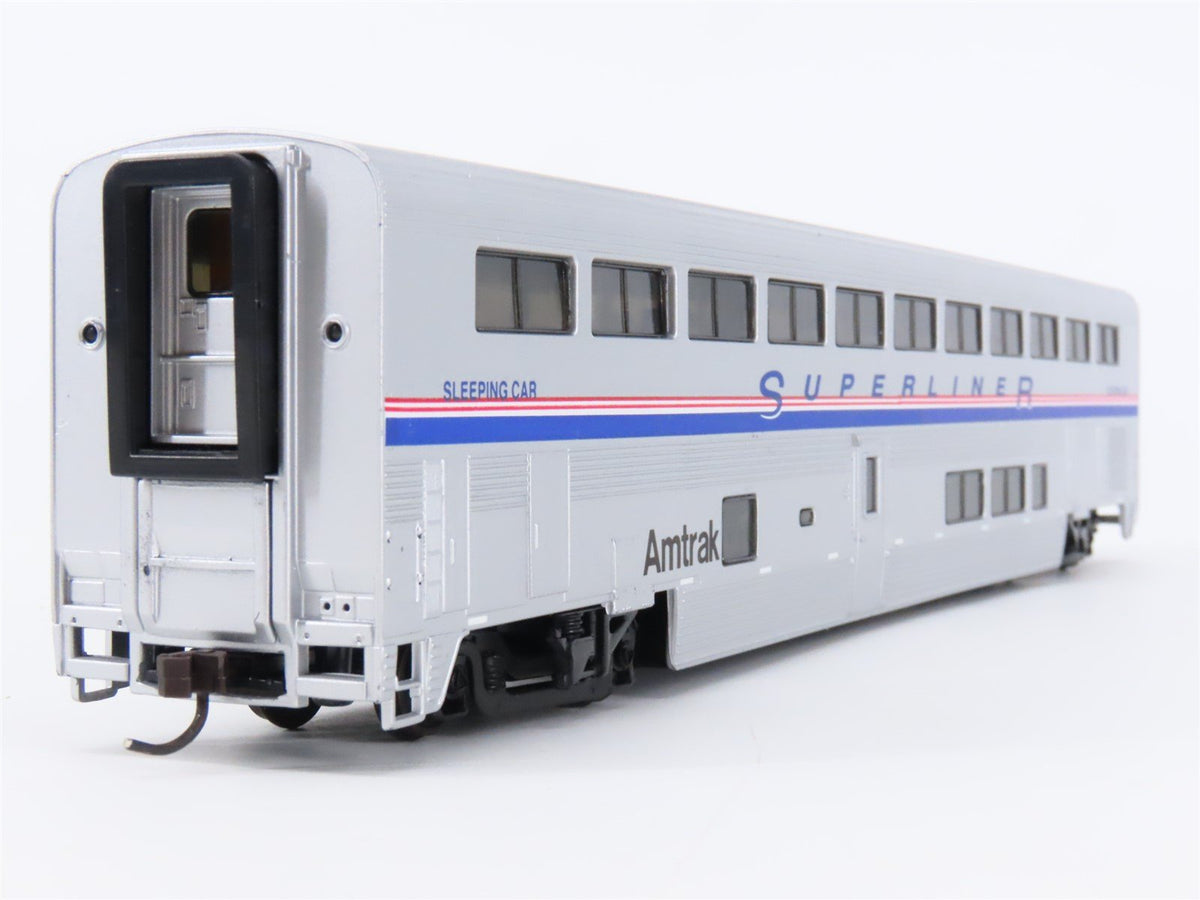 HO Scale Walthers 932-6111 Amtrak Superliner 85&#39; Sleeper Passenger Car