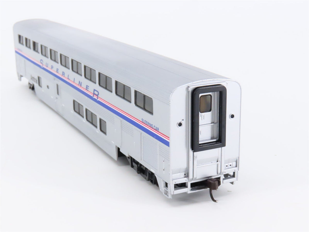 HO Scale Walthers 932-6111 Amtrak Superliner 85&#39; Sleeper Passenger Car