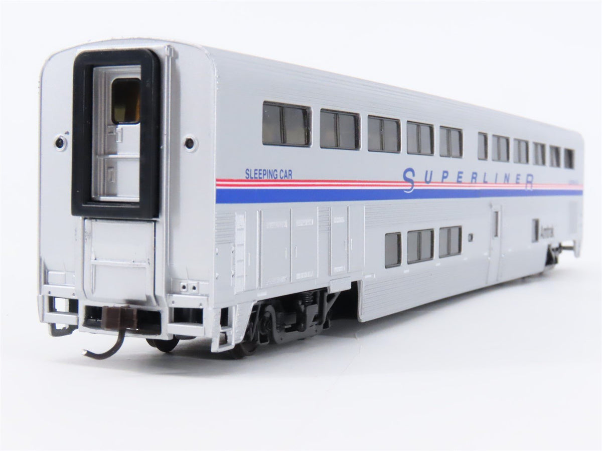 HO Scale Walthers 932-6111 Amtrak Superliner 85&#39; Sleeper Passenger Car