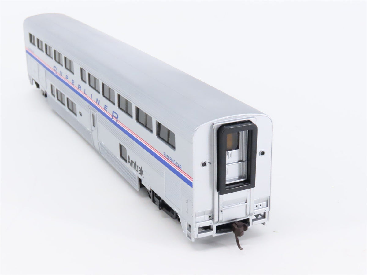 HO Scale Walthers 932-6111 Amtrak Superliner 85&#39; Sleeper Passenger Car