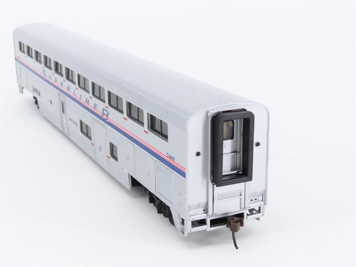 HO Scale Walthers 932-6101 Amtrak Superliner 85&#39; Coach Passenger Car