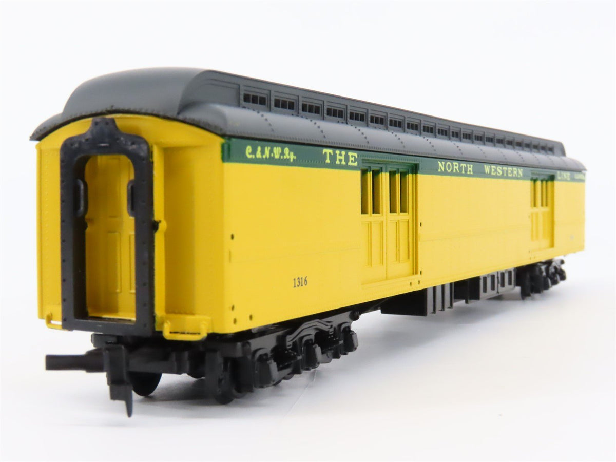 HO Scale IHC 49210 CNW Chicago &amp; North Western Baggage Passenger #1316