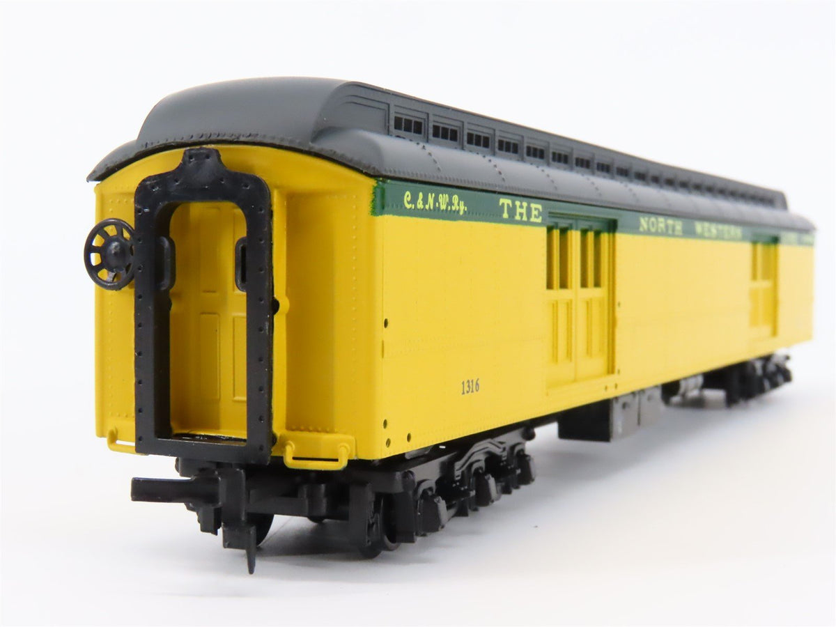 HO Scale IHC 49210 CNW Chicago &amp; North Western Baggage Passenger #1316