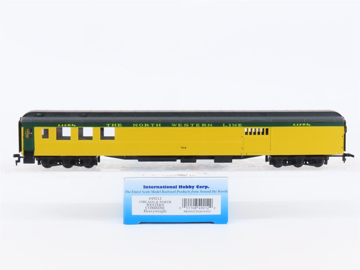 HO Scale IHC 49212 CNW Chicago &amp; North Western Combine Passenger Car #7416