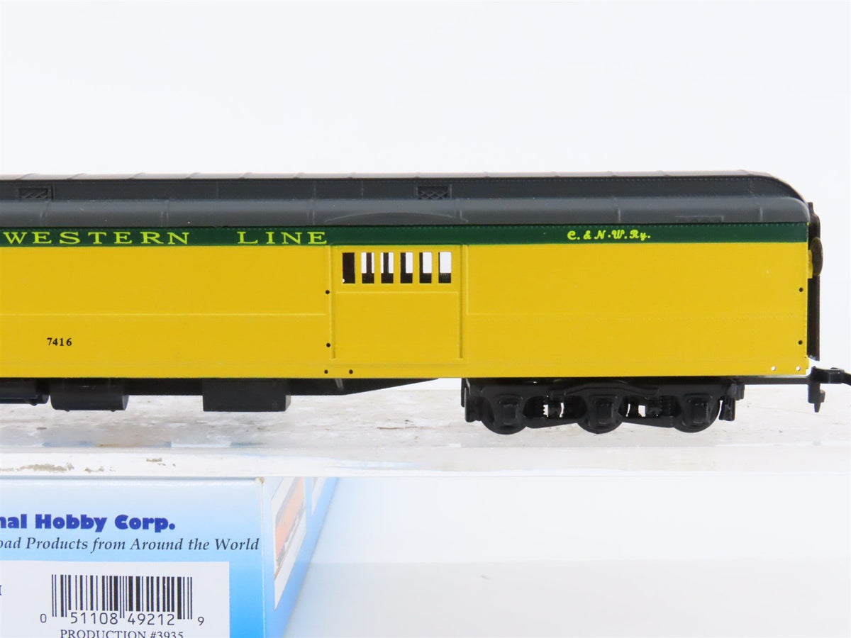 HO Scale IHC 49212 CNW Chicago &amp; North Western Combine Passenger Car #7416