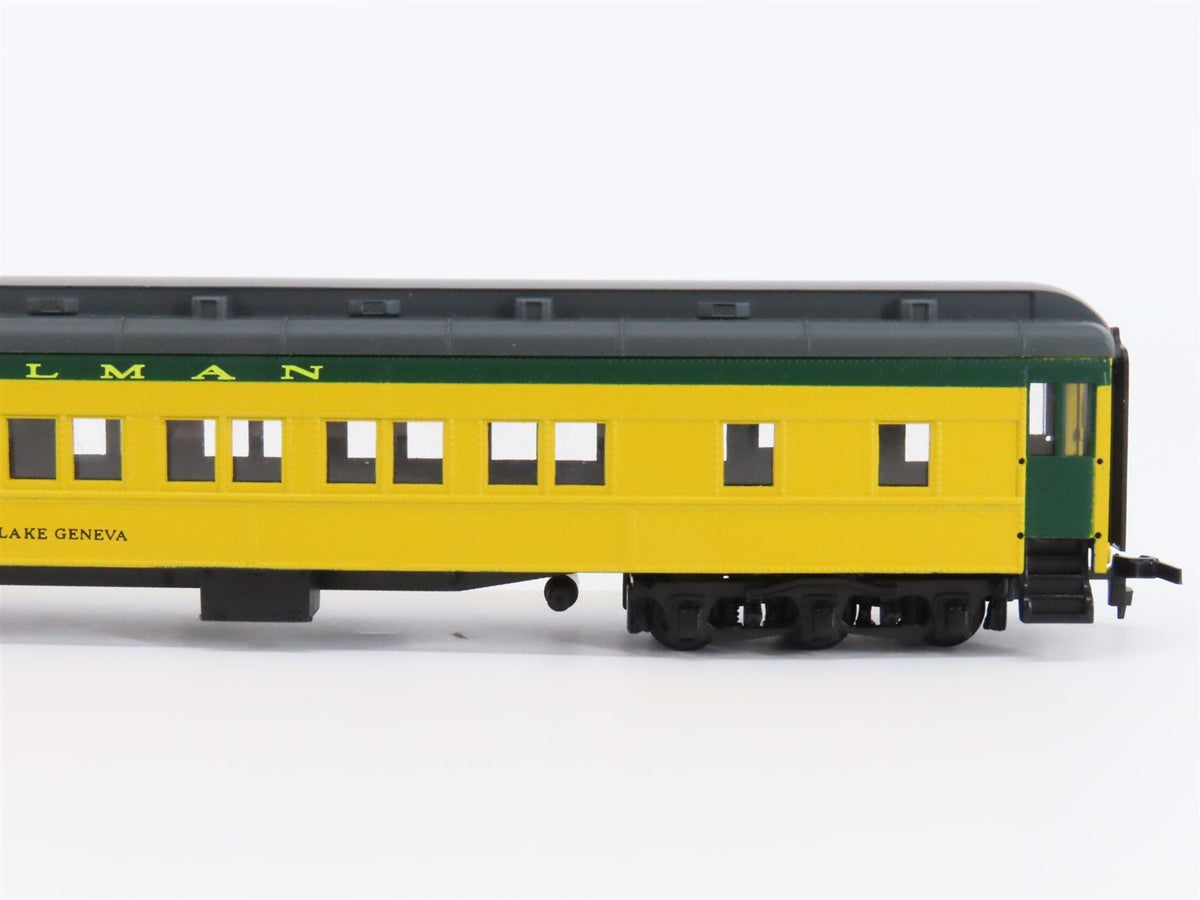 HO Scale IHC CNW Chicago &amp; North Western Pullman Sleeper Passenger &quot;Lake Geneva&quot;