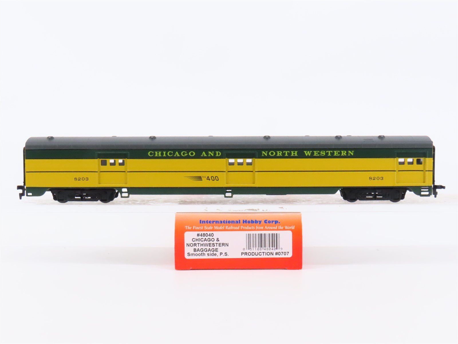 HO Scale IHC 48040 CNW Chicago North Western The 400 Baggage Passenger #8203