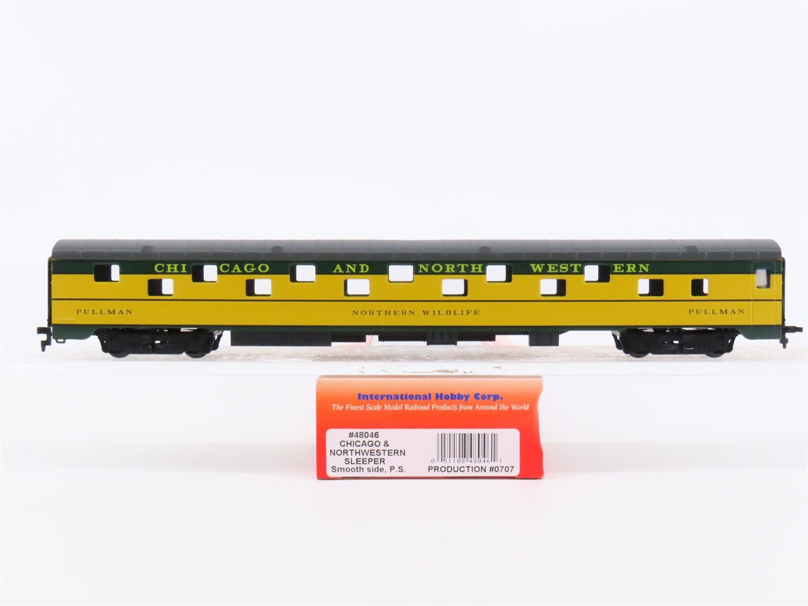 HO Scale IHC 48046 CNW Chicago North Western Pullman Sleeper Passenger Car