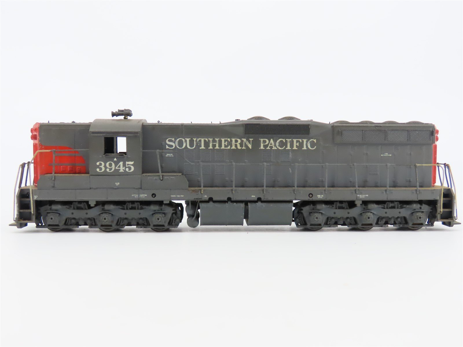 HO Scale Athearn SP Southern Pacific SD9 Diesel Locomotive #3945 Customized