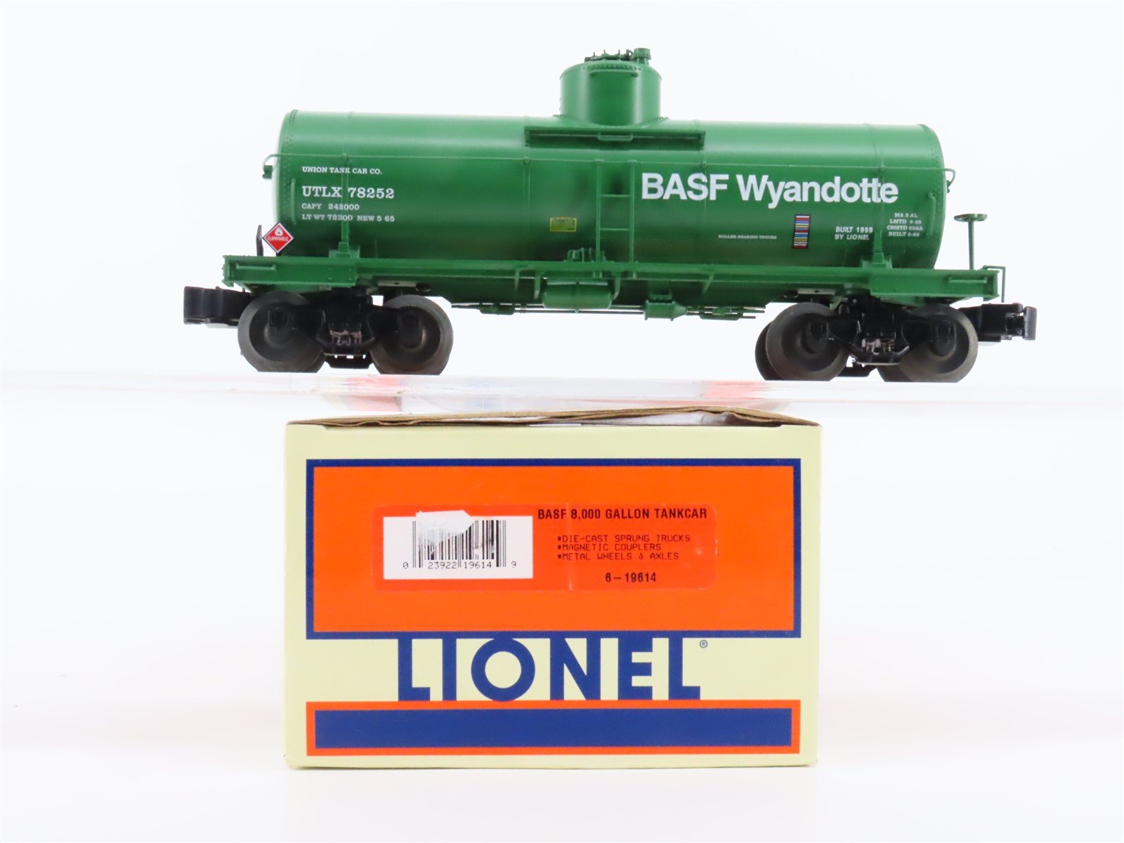 O Gauge 3-Rail Lionel #6-19614 UTLX BASF Wyandotte Single Dome Tank Car #78252