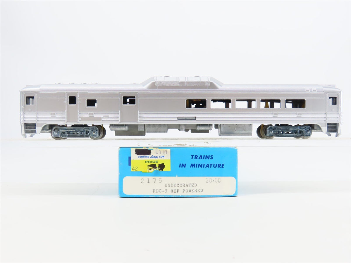 HO Scale Athearn 2175 Undecorated RDC-3 Passenger Car - Powered