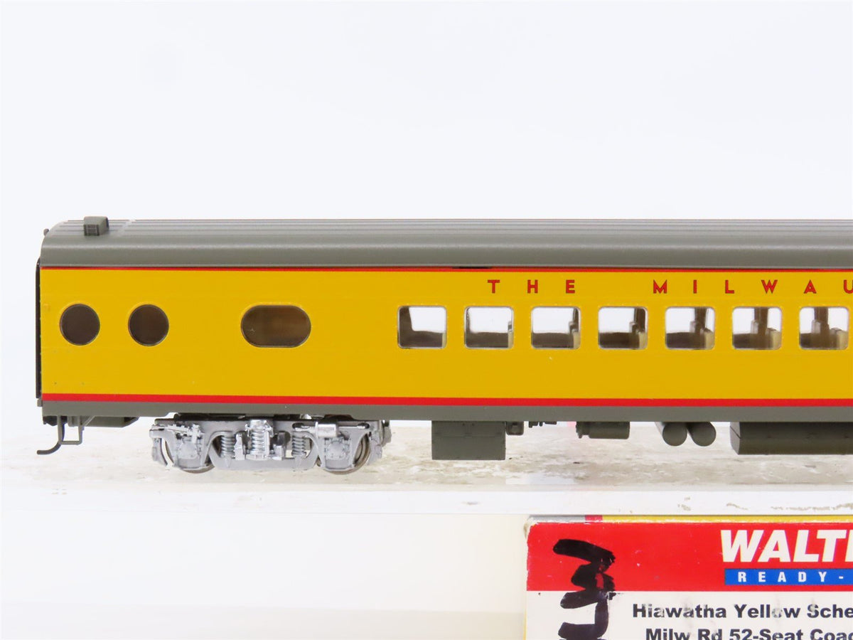 HO Scale Walthers 932-9302 MILW The Milwaukee Road 52-Seat Coach Passenger Car