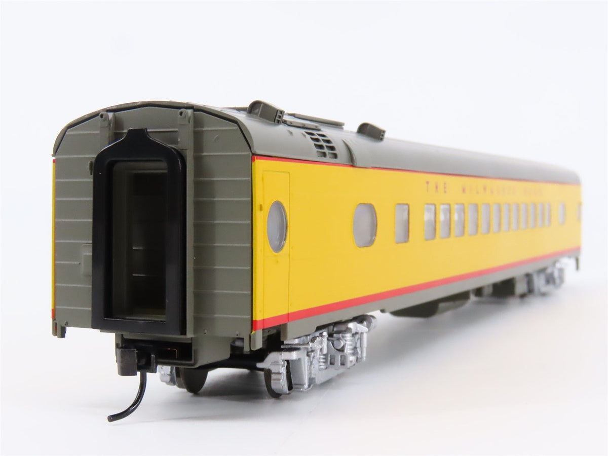 HO Scale Walthers 932-9302 MILW The Milwaukee Road 52-Seat Coach Passenger Car