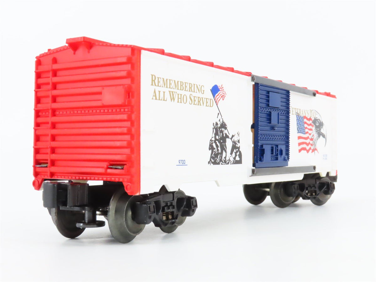 O Gauge 3-Rail Lionel #6-26724 Veteran&#39;s Day Single Door Box Car #9700