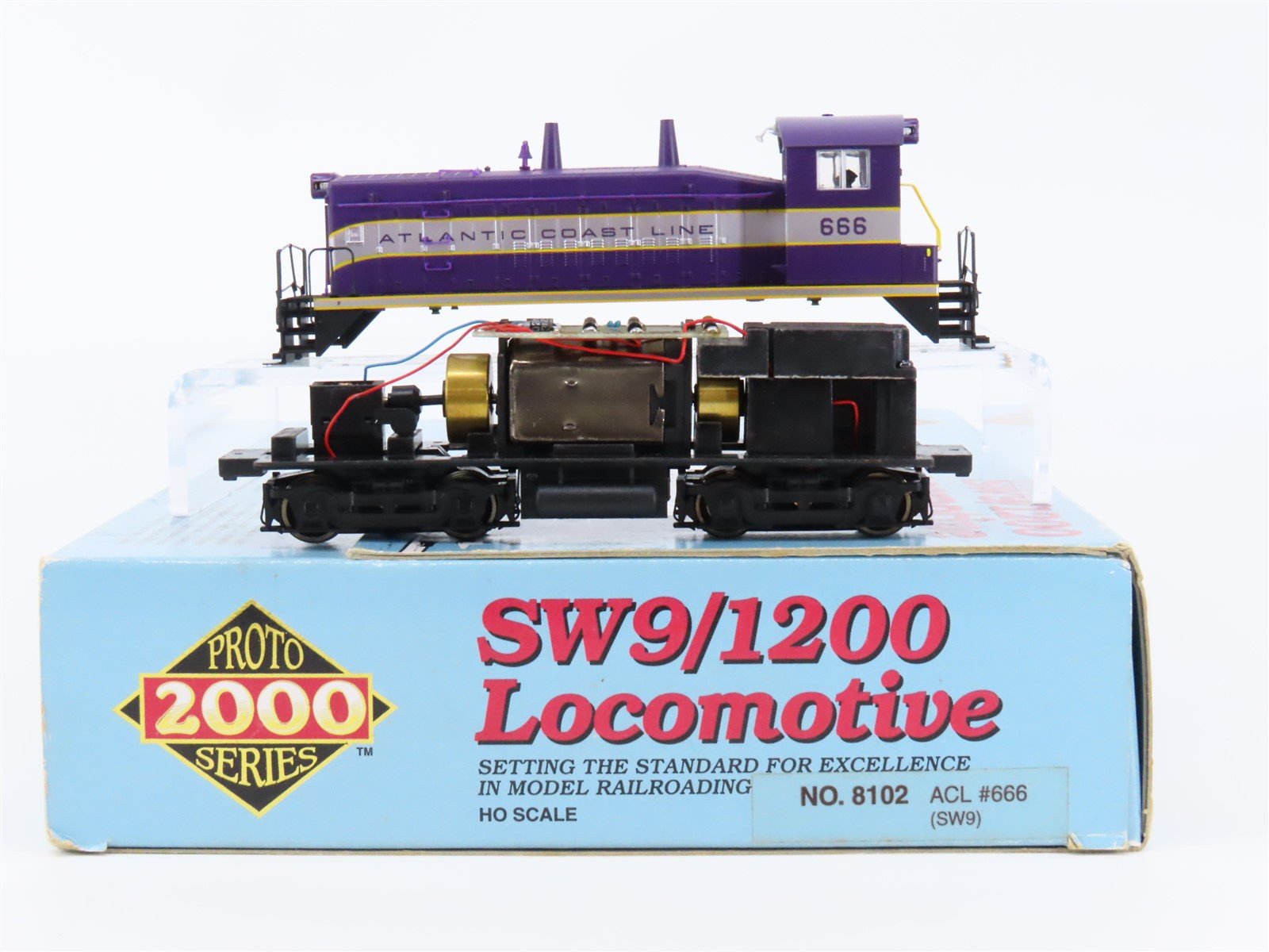 HO Scale Proto 2000 8102 ACL Atlantic Coast Line EMD SW9 Diesel Switcher #666