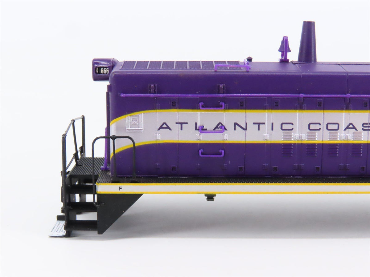 HO Scale Proto 2000 8102 ACL Atlantic Coast Line EMD SW9 Diesel Switcher #666