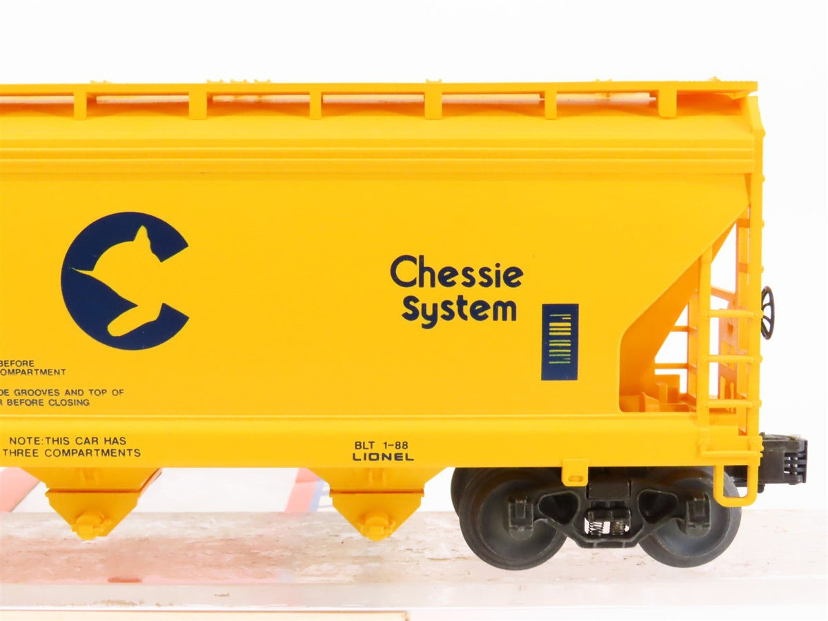 O Gauge 3-Rail Lionel 6-17102 C&amp;O Chessie System 3-Bay Covered Hopper #17102