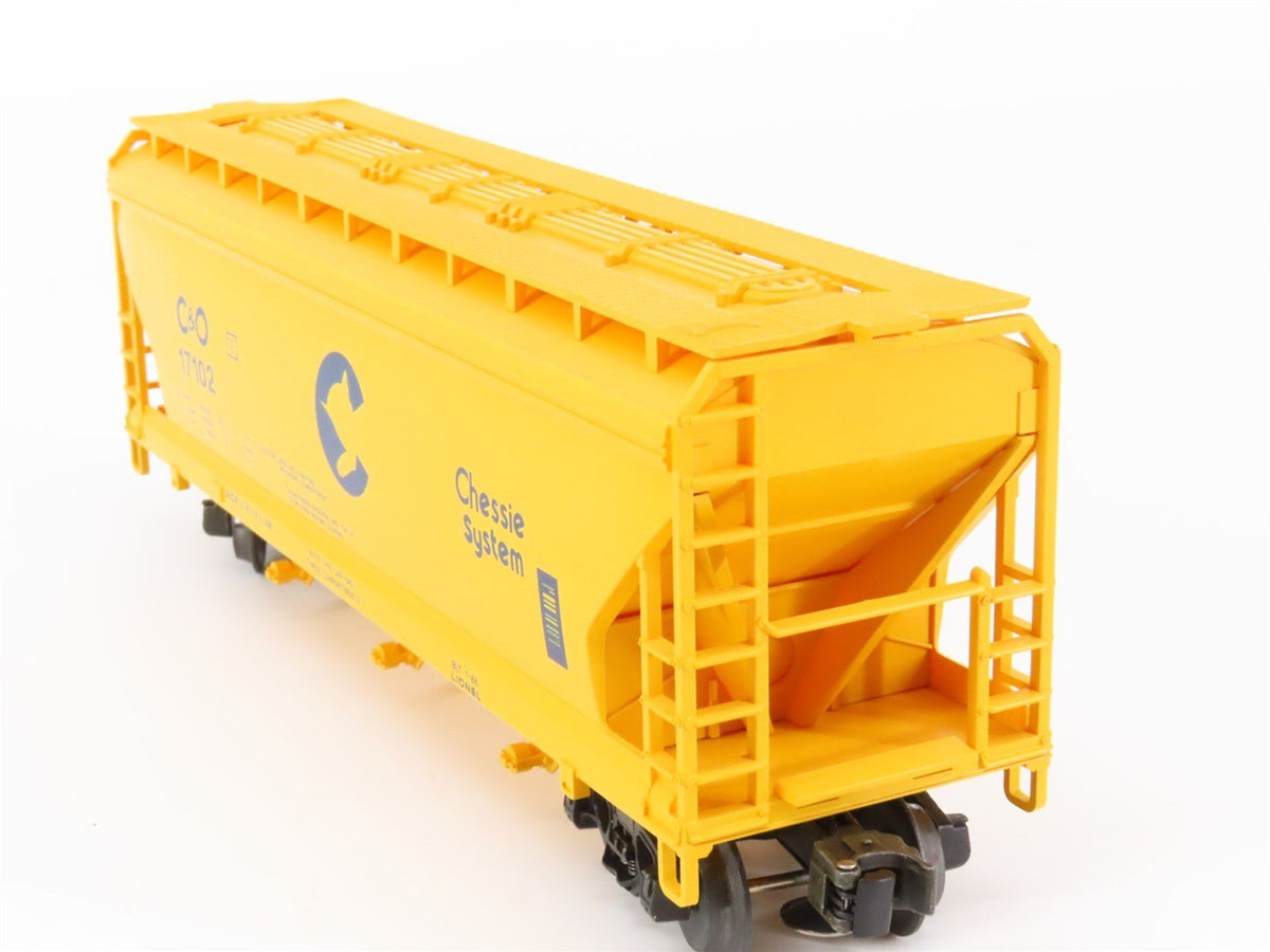 O Gauge 3-Rail Lionel 6-17102 C&amp;O Chessie System 3-Bay Covered Hopper #17102