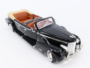 1:24 Presidential Series 24028 Die-Cast 1938 Cadillac V-16 Presidential Limo