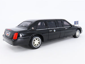 1:24 Presidential Series 24018 Die-Cast 2001 Cadillac DeVille Presidential Limo