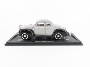 1:18 Scale Motor Max 73108 Die-Cast 1940 Ford Deluxe Coupe - Silver & Black