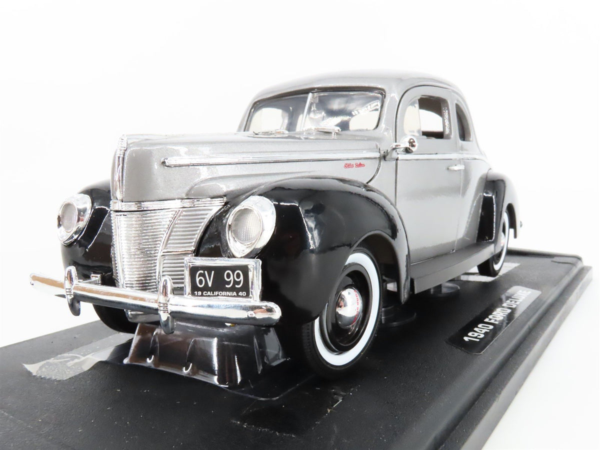 1:18 Scale Motor Max 73108 Die-Cast 1940 Ford Deluxe Coupe - Silver &amp; Black