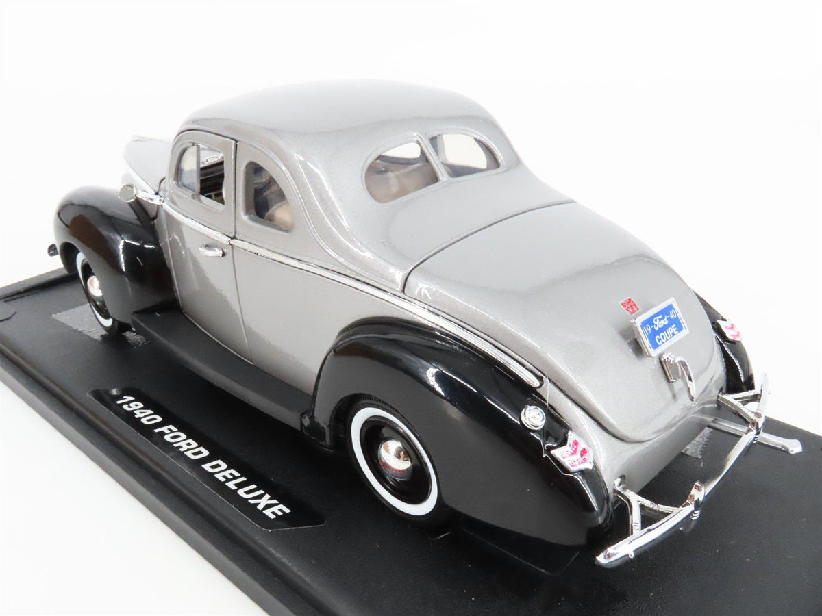 1:18 Scale Motor Max 73108 Die-Cast 1940 Ford Deluxe Coupe - Silver &amp; Black