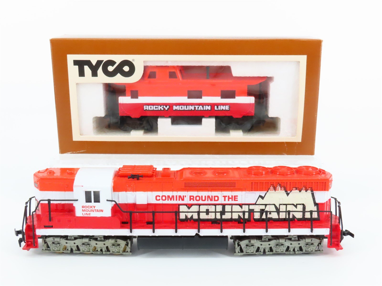 HO Scale Tyco Rocky Mountain Railroad SD7 Diesel Locomotive w/Caboose