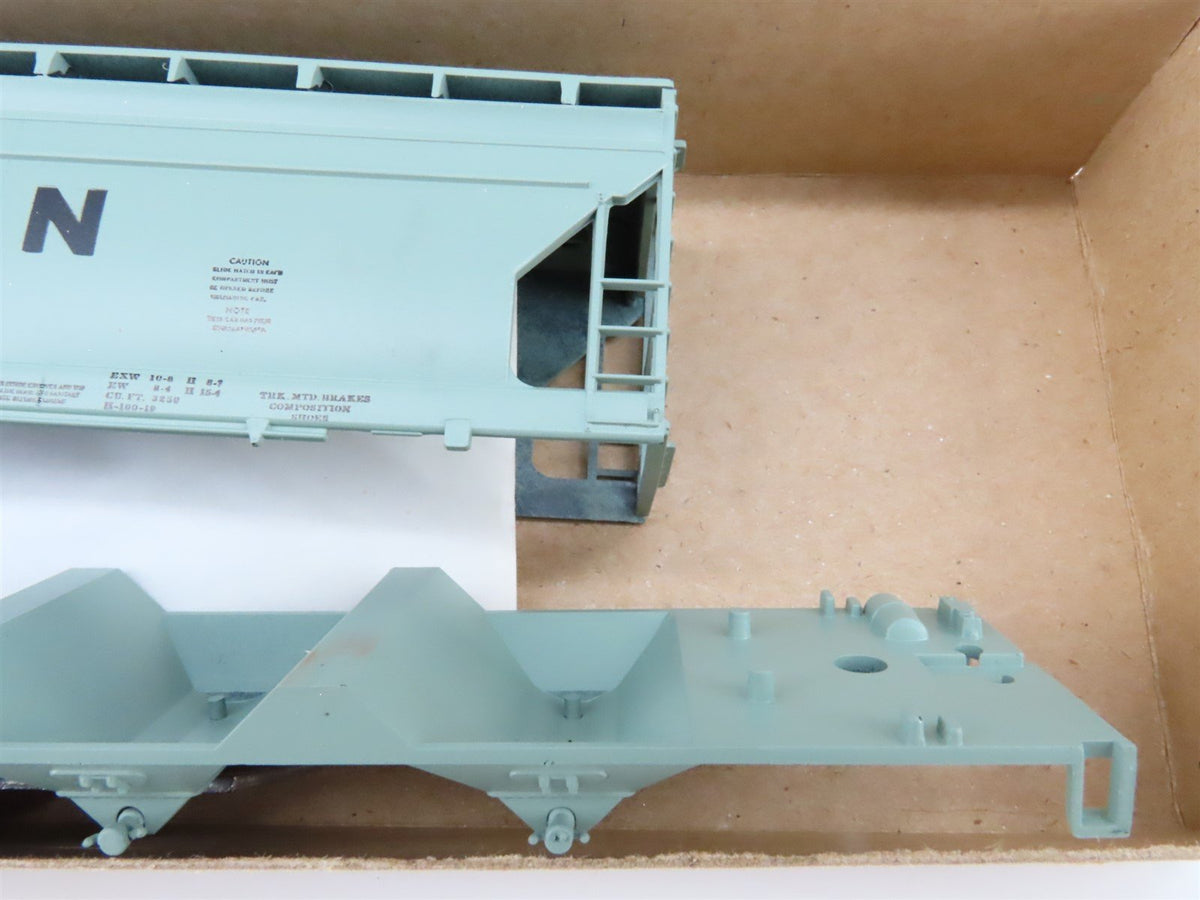 HO Scale Athearn Kit #1911 SP Southern Pacific 55&#39; 4-Bay Hopper #496085