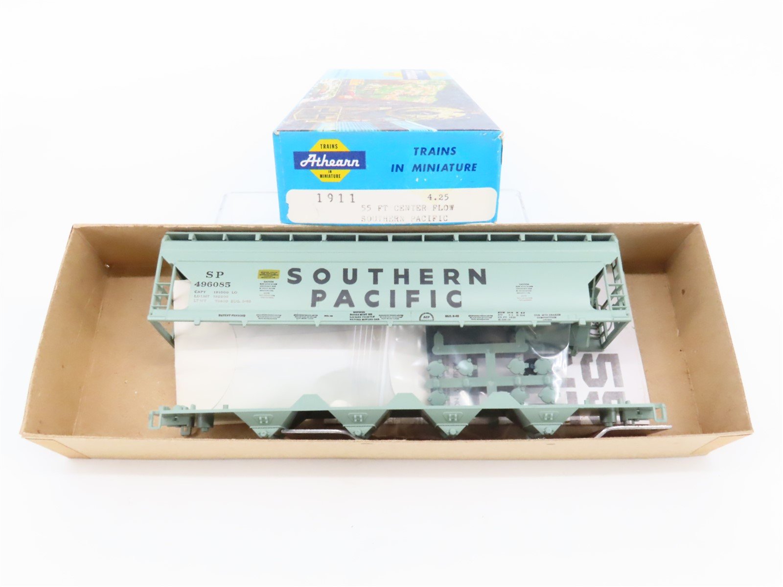 HO Scale Athearn Kit #1911 SP Southern Pacific 55' 4-Bay Hopper #496085