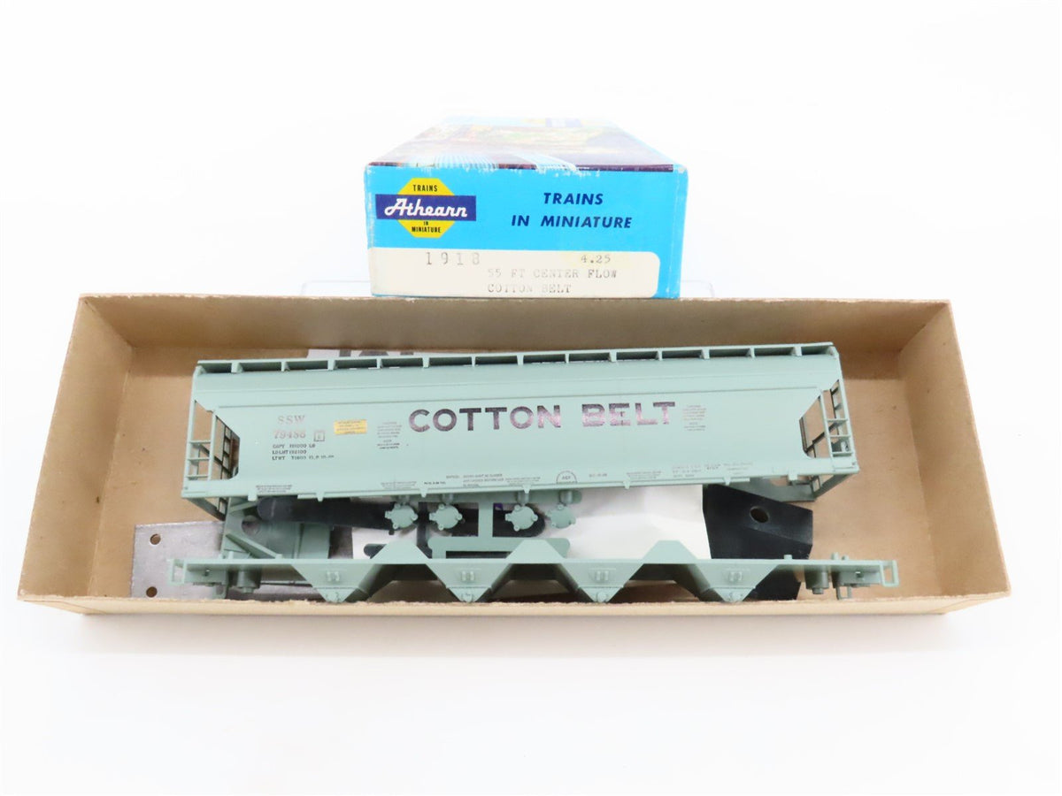 HO Scale Athearn Kit #1918 SSW Cotton Belt 55&#39; 4-Bay Center Flow Hopper #79486