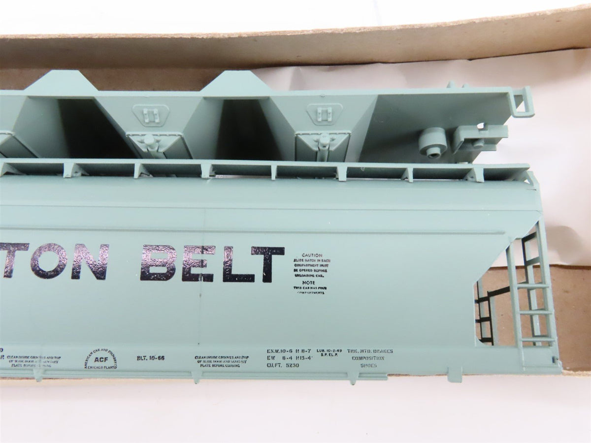 HO Scale Athearn Kit #1918 SSW Cotton Belt 55&#39; 4-Bay Center Flow Hopper #79486