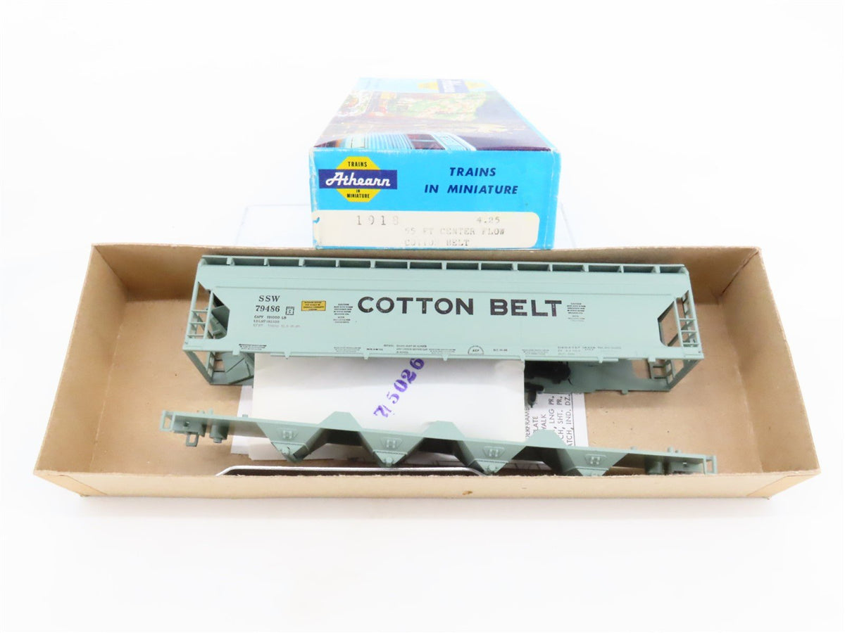 HO Scale Athearn Kit #1918 SSW Cotton Belt 55&#39; 4-Bay Center Flow Hopper #79486