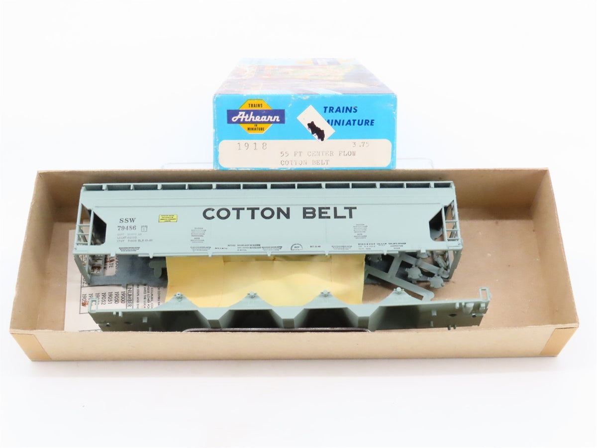 HO Scale Athearn Kit #1918 SSW Cotton Belt 55&#39; 4-Bay Center Flow Hopper #79486