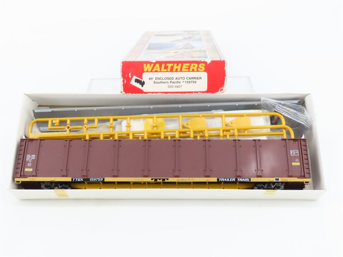 HO Walthers Kit #932-4807 TTGX SP 89&#39; Auto Carrier #159759 - Partially Assembled