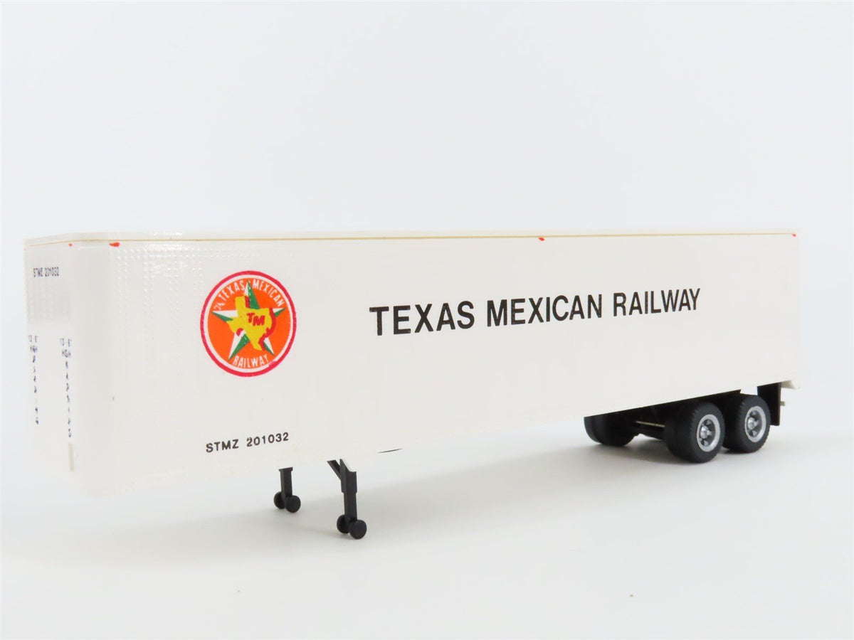 HO Scale Con-Cor 0004-008203 TM Texas Mexican Railway 43&#39; Dry Vans - Set of 2