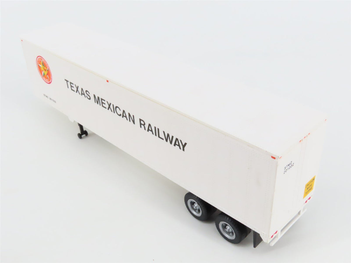 HO Scale Con-Cor 0004-008203 TM Texas Mexican Railway 43&#39; Dry Vans - Set of 2