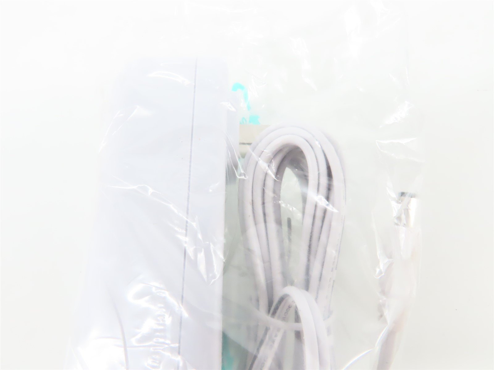 O/HO Scale Menards 279-4681 9-Piece Plug & Play Accessory Kit w/ Power Adapter