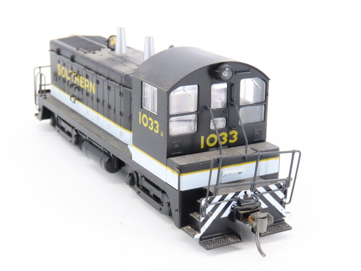 HO Scale KATO 37-119 Southern Railway NW2 Diesel Locomotive #1033